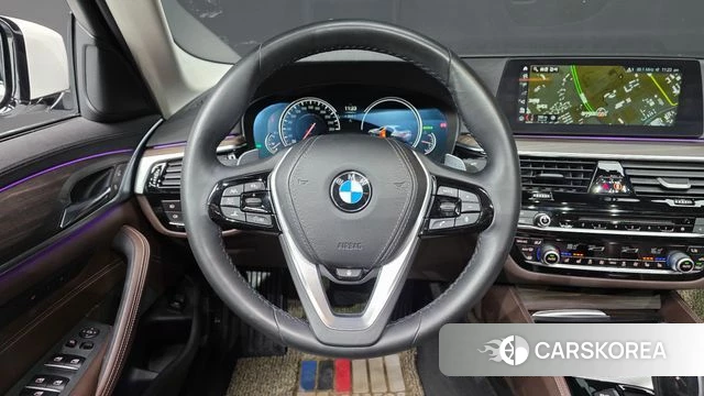 BMW 5 Series (G30) 2018 Белый из Кореи, фото 5
