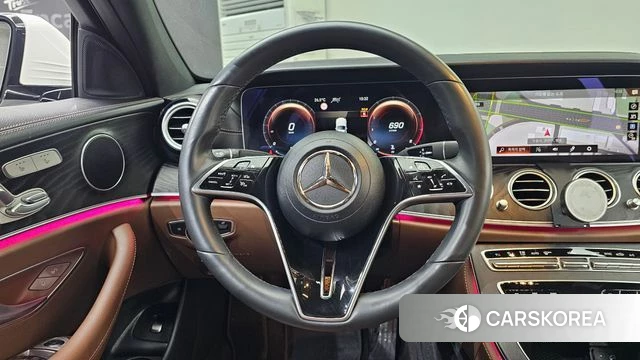 Mercedes-Benz E-Class W213 2023 Белый из Кореи, фото 5