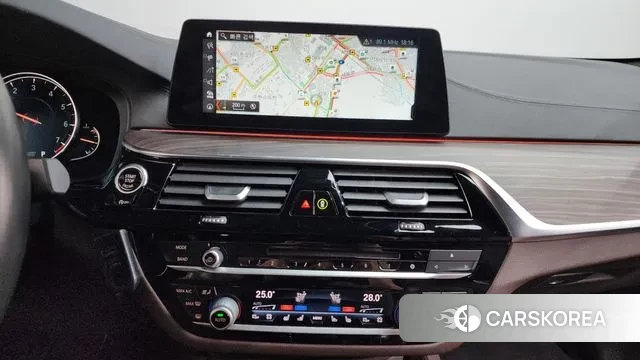 BMW 5 Series (G30) 2018 Серый из Кореи, фото 5