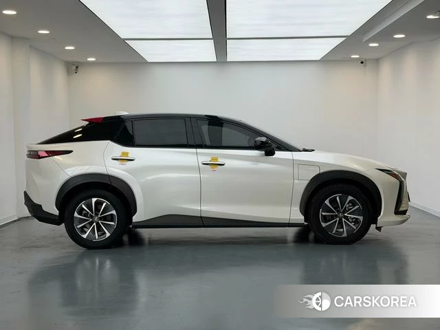 Lexus RZ 2023 Белый из Китая, фото 5