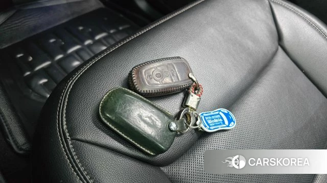 Ford Explorer 6th Generation 2022 Белый из Кореи, фото 5