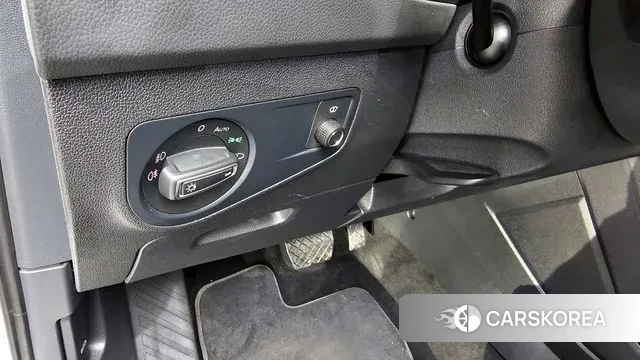 Volkswagen Tiguan second Generation 2019 Белый из Кореи, фото 5