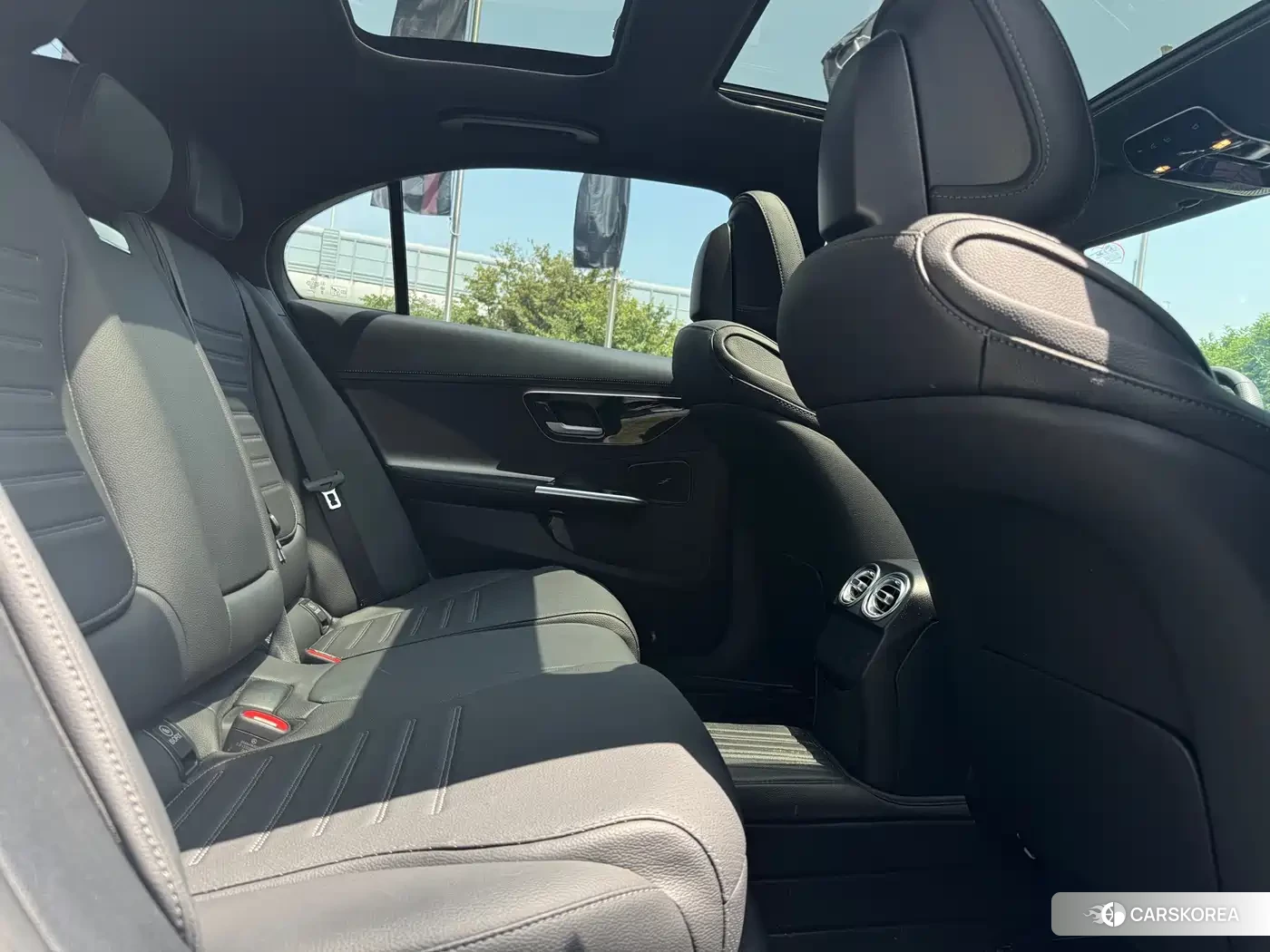 Mercedes-Benz C-class new energy 2023 Белый из Китая, фото 5