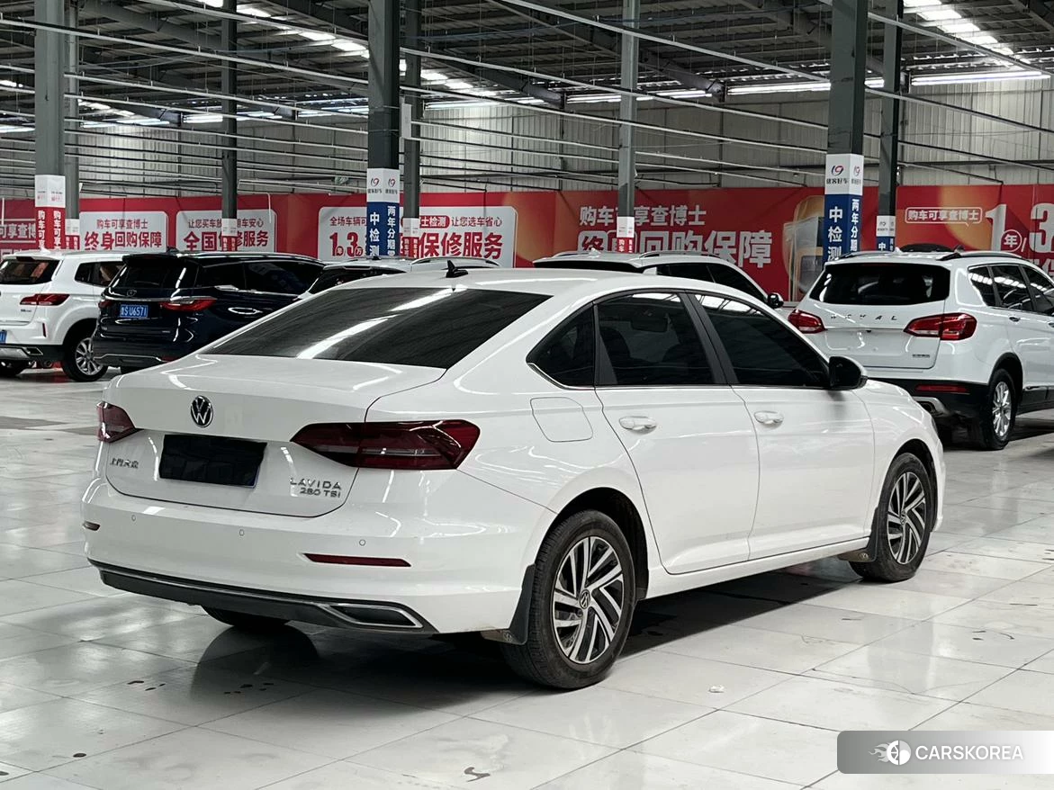 Volkswagen Lavida 2021 Белый из Китая, фото 5