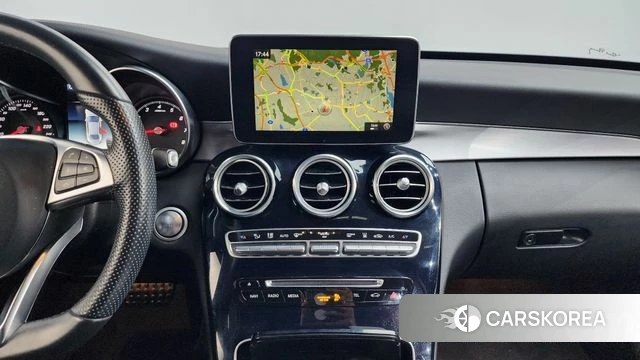 Mercedes-Benz C-Class W205 2018 Белый из Кореи, фото 5