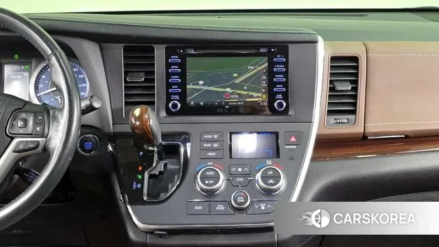 Toyota Sienna 2018 Белый из Кореи, фото 5