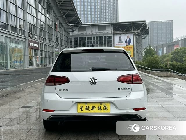 Volkswagen Golf*pure electricity 2021 Белый из Китая, фото 5