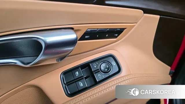 Porsche 718 Boxster 2023 Красный из Кореи, фото 5