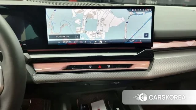 BMW 5 Series (G60) 2024 Белый из Кореи, фото 5