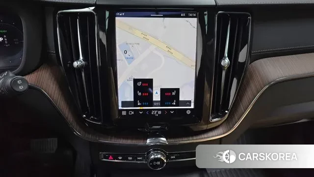 Volvo XC60 second Generation 2022 Белый из Кореи, фото 5