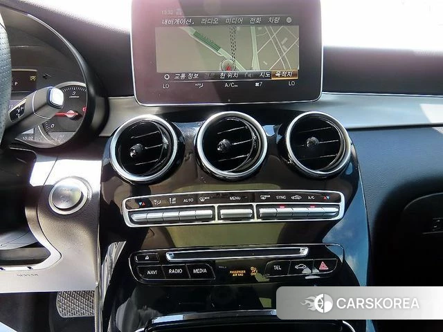 Mercedes-Benz GLC-Class X253 2018 Белый из Кореи, фото 5