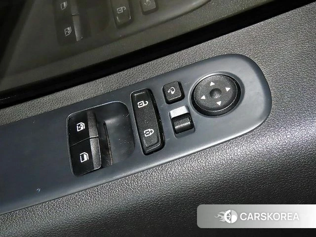 Hyundai Staria 2023 Серебристо-серый из Кореи, фото 5