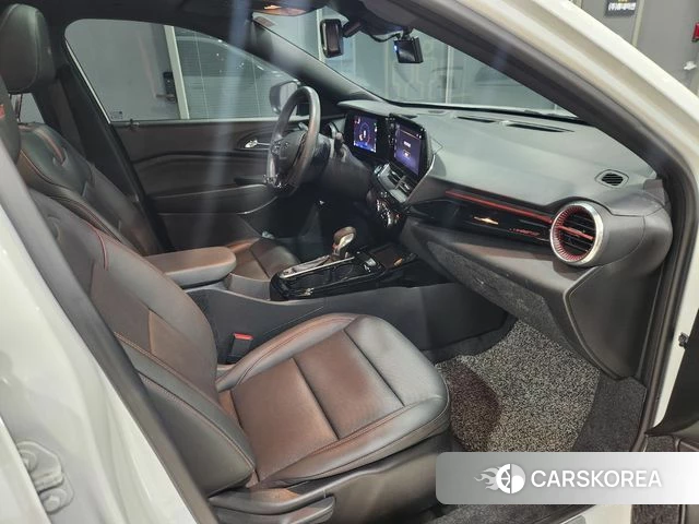 Chevrolet (GM Daewoo) Trax Crossover 2023 Белый из Кореи, фото 5