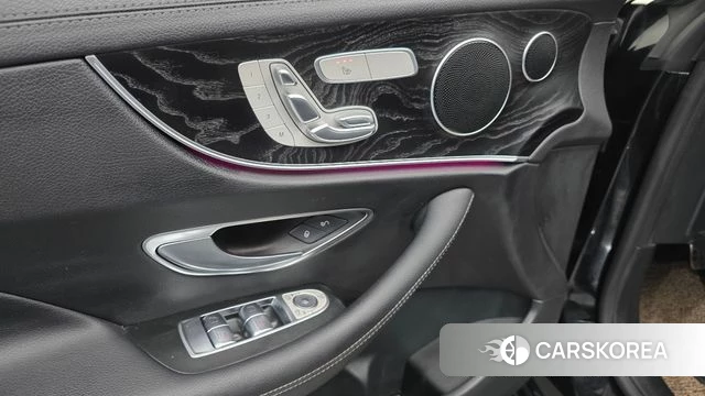 Mercedes-Benz E-Class W213 2018 Черный из Кореи, фото 5