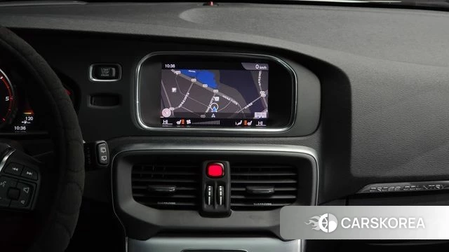 Volvo V40 Cross-Country 2019 Белый из Кореи, фото 5