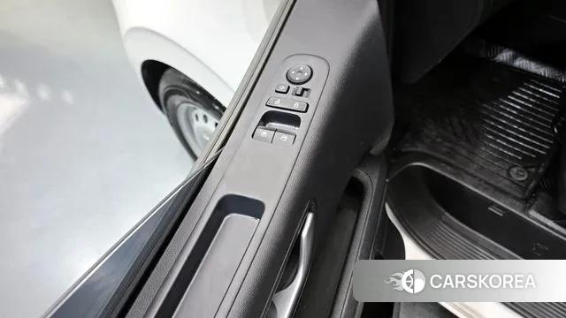 Hyundai Staria 2022 Белый из Кореи, фото 5