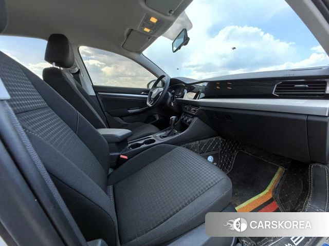 Volkswagen Bora 2022 Белый из Китая, фото 5