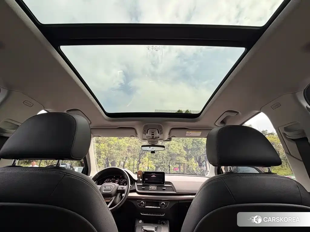 Audi Q5L 2020 Черный из Китая, фото 6