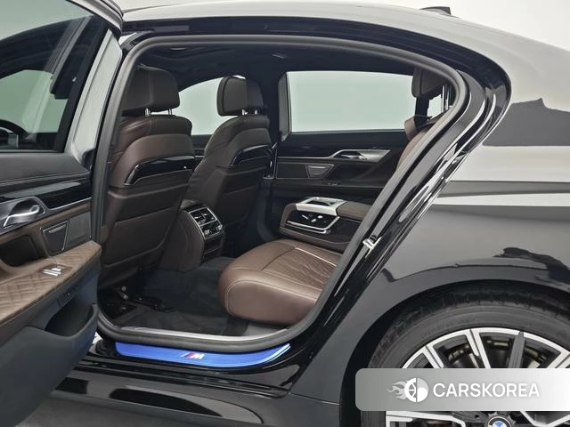 BMW 7 series 2021 Черный из Китая, фото 5