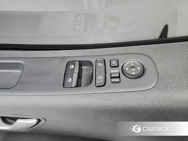 Hyundai Staria 2023 Белый из Кореи, фото 5