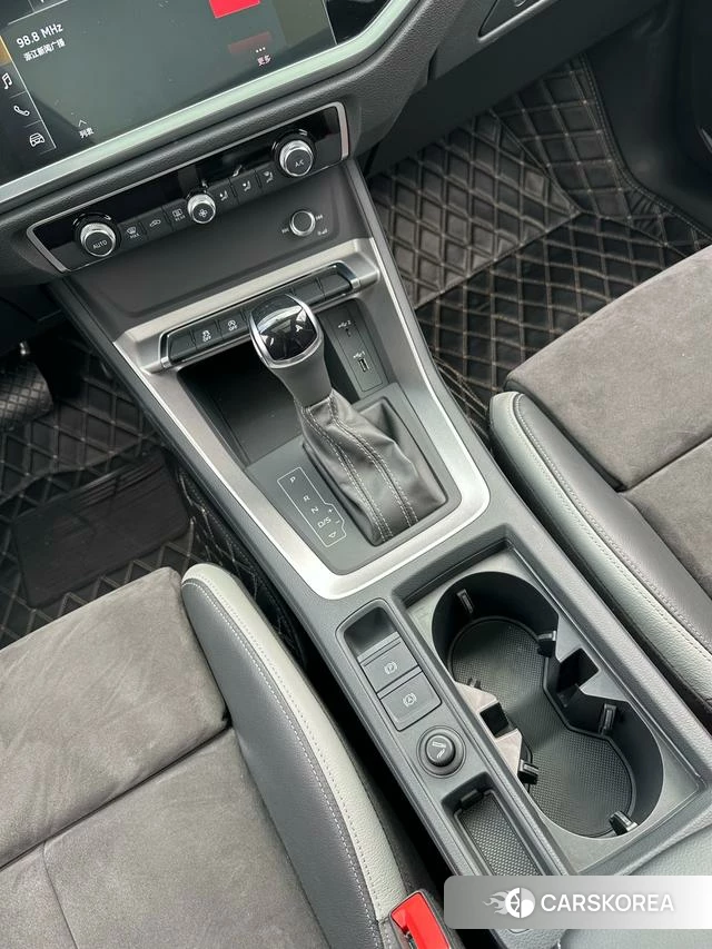 Audi Q3 2019 Темно-серый из Китая, фото 5