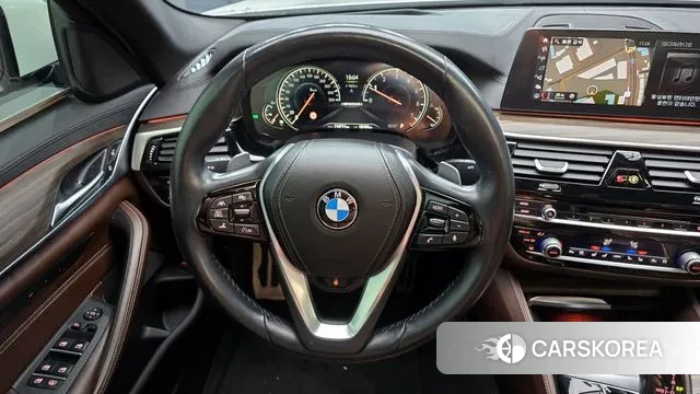 BMW 5 Series (G30) 2018 Белый из Кореи, фото 5