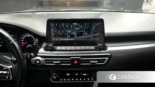 Kia Seltos 2022 Серебристо-серый из Кореи, фото 5