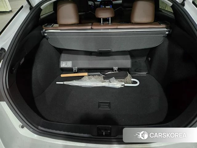 Toyota Prius 4th Generation 2020 Белый из Кореи, фото 5