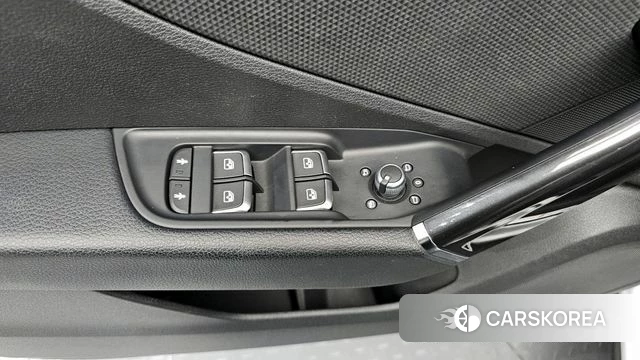 Audi Q2 2023 Белый из Кореи, фото 5