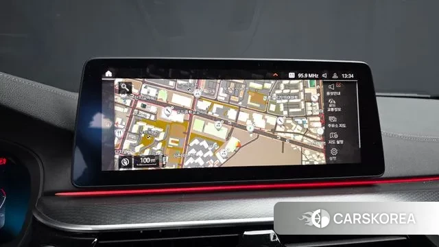 BMW 5 Series (G30) 2022 Белый из Кореи, фото 5