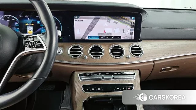 Mercedes-Benz E-Class W213 2020 Белый из Кореи, фото 5