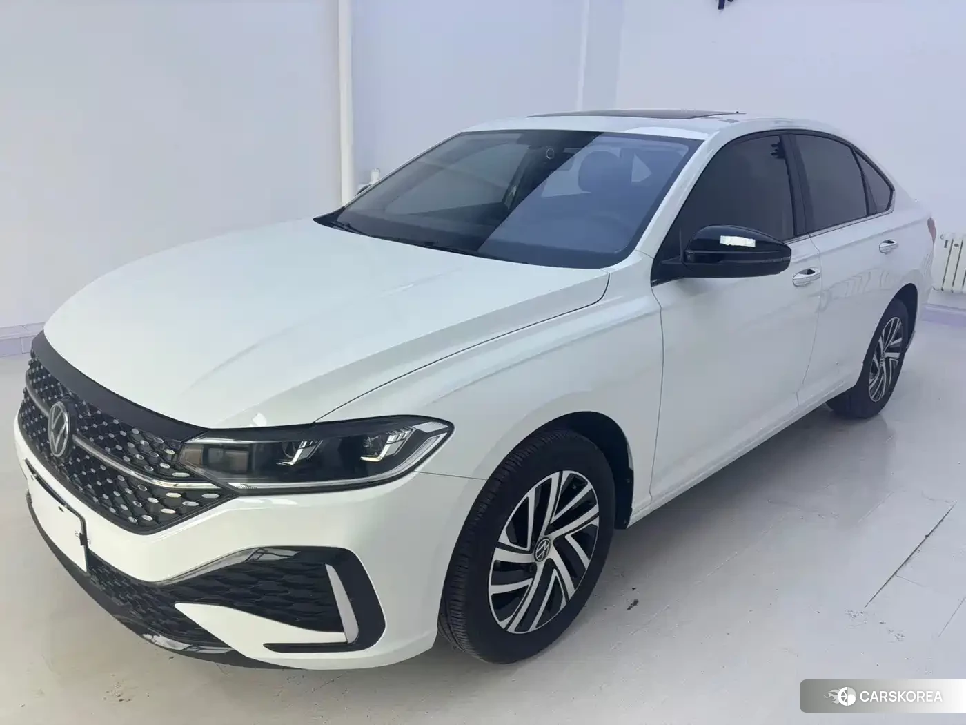 Volkswagen Lavida 2023 Белый из Китая, фото 5