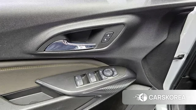 Chevrolet (GM Daewoo) Trax Crossover 2023 Белый из Кореи, фото 5