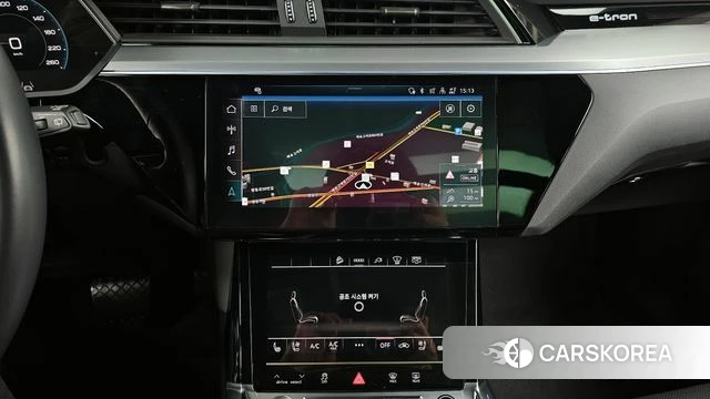 Audi e-Tron 2022 Белый из Кореи, фото 5