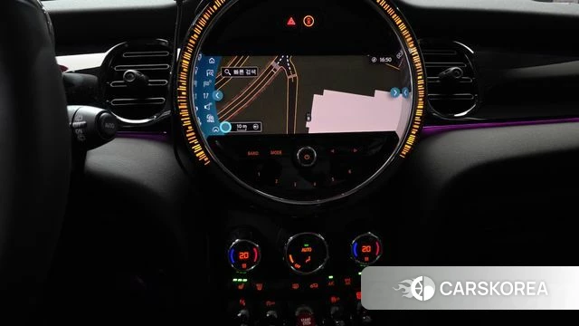 Mini Cooper 2023 Белый из Кореи, фото 5