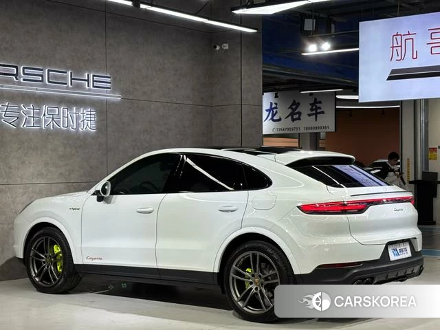 Porsche Cayenne Coupé E-Hybrid 2021 Белый из Китая, фото 5
