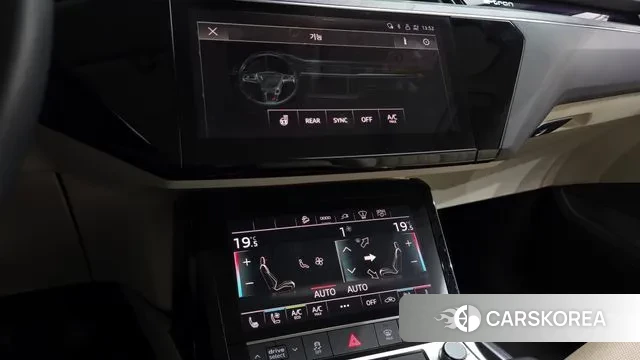 Audi e-Tron 2021 Белый из Кореи, фото 5