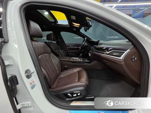 BMW 7 Series (G11) 2020 Белый из Кореи, фото 5