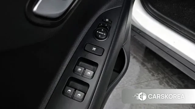 Kia Stonic 2019 Белый из Кореи, фото 5