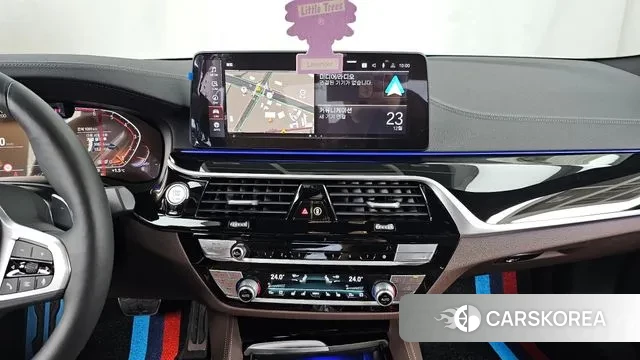 BMW 5 Series (G30) 2022 Белый из Кореи, фото 5