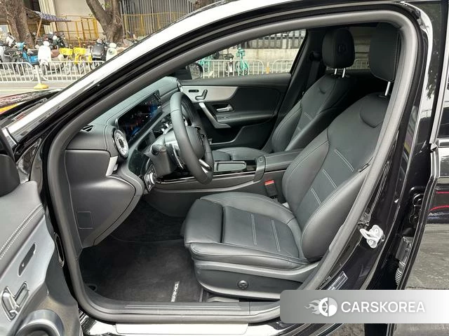 Mercedes-Benz Class A AMG 2025 Черный из Китая, фото 5