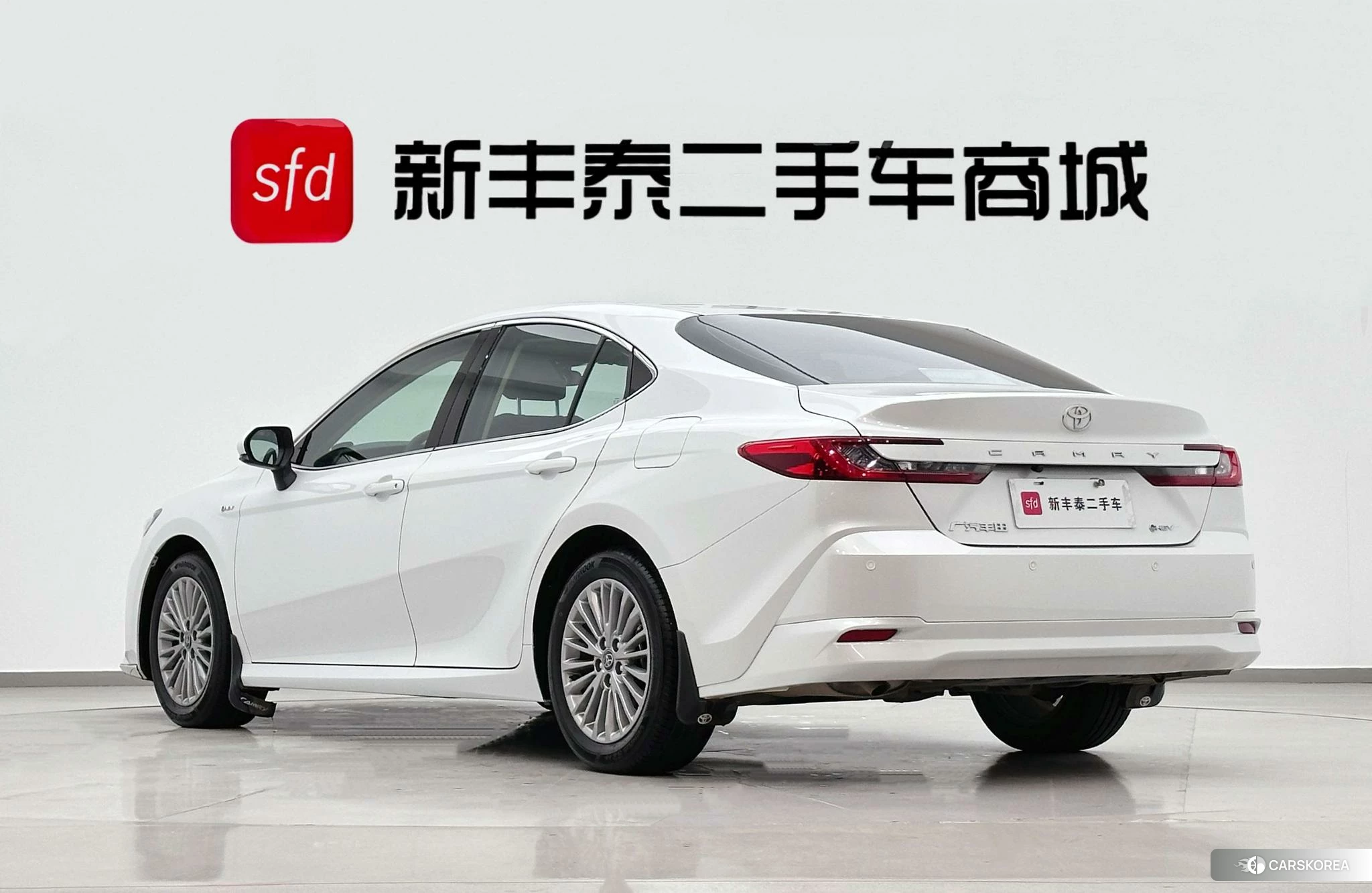 Toyota Camry 2024 Белый из Китая, фото 5