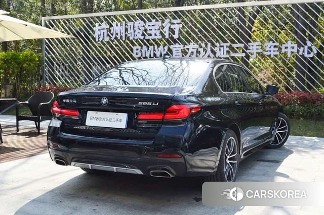 BMW 5 series 2022 Черный из Китая, фото 5
