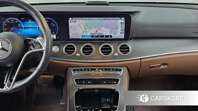 Mercedes-Benz E-Class W213 2021 Белый из Кореи, фото 5