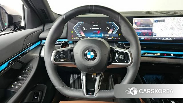 BMW 5 Series (G60) 2025 Черный из Кореи, фото 5