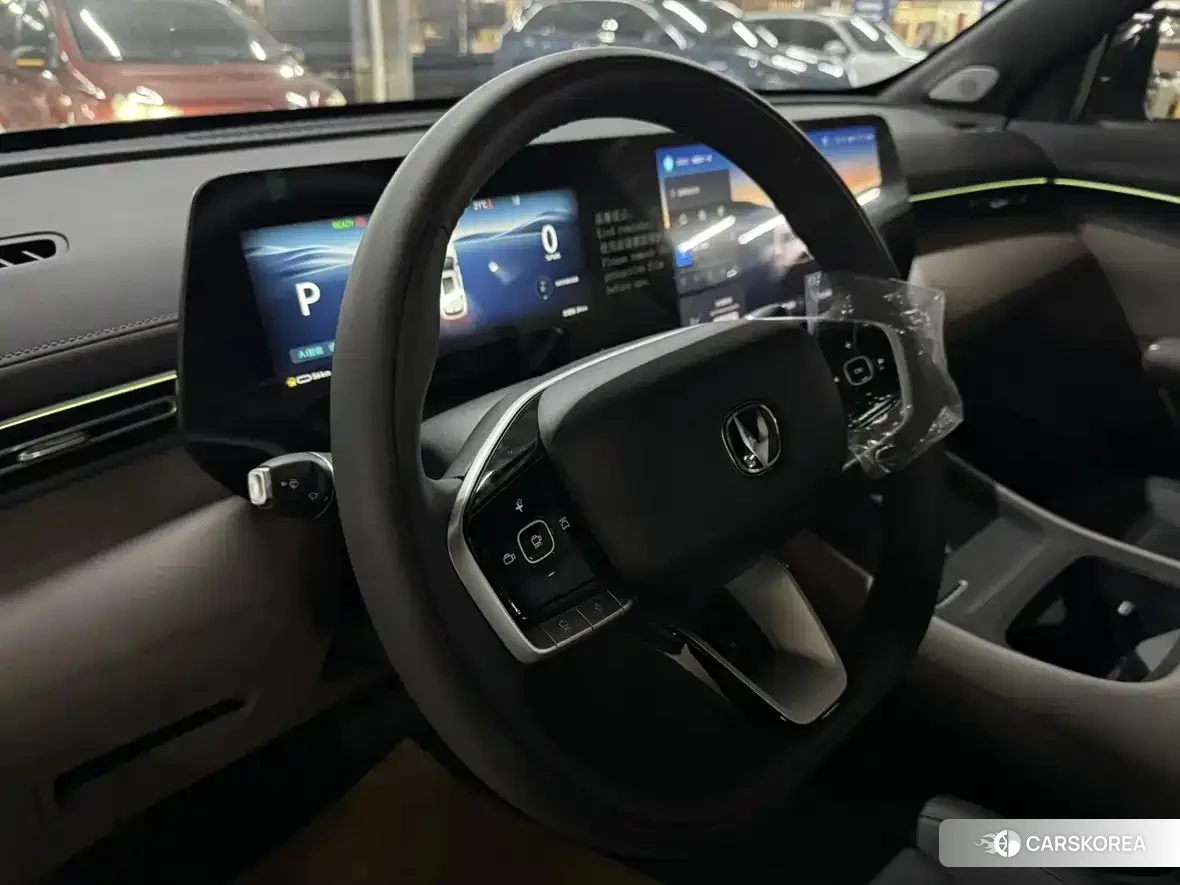 Chang'an CS55PLUS PHEV 2026 Silver/gray из Китая, фото 5