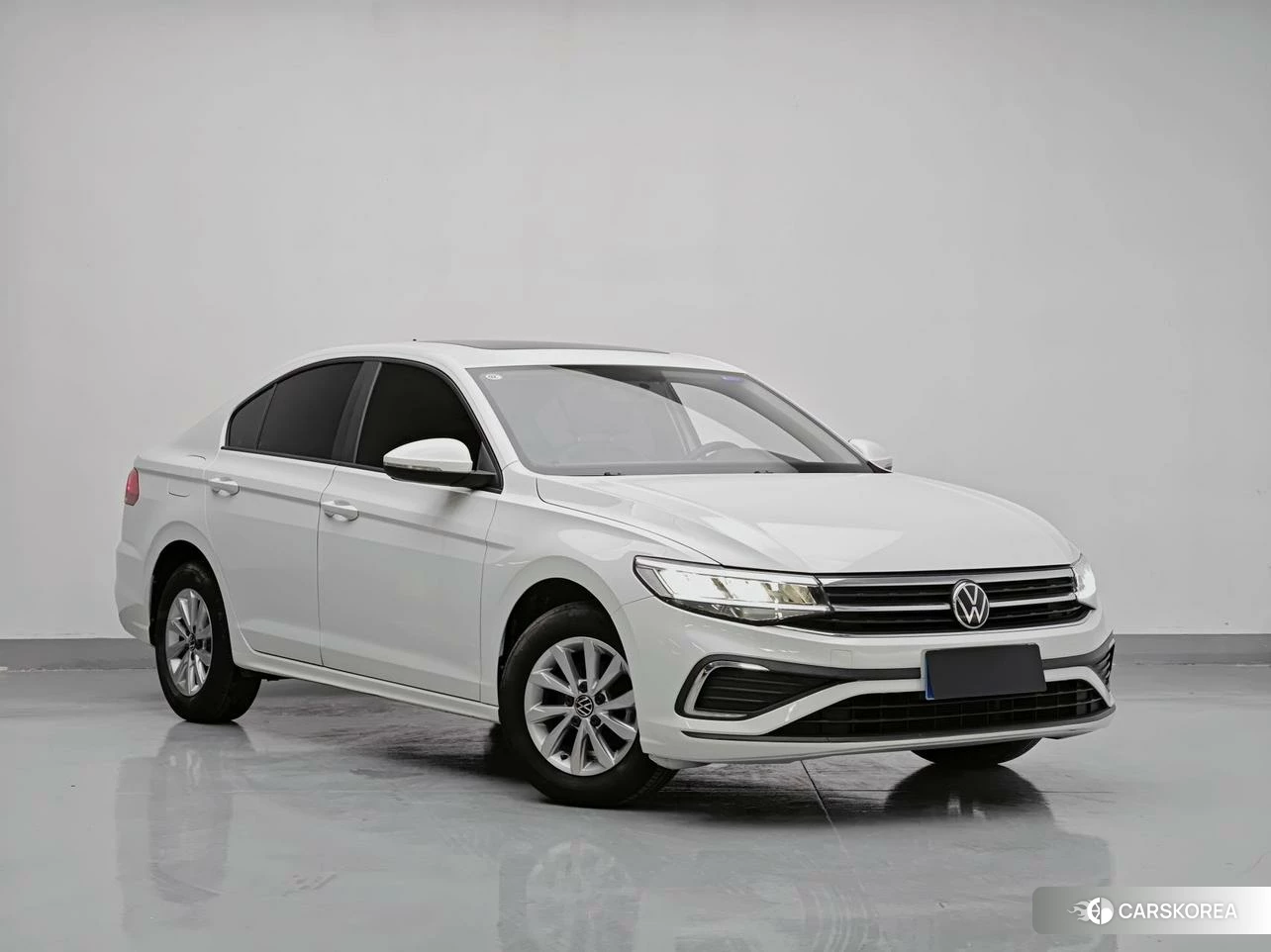 Volkswagen Bora 2022 Белый из Китая, фото 5
