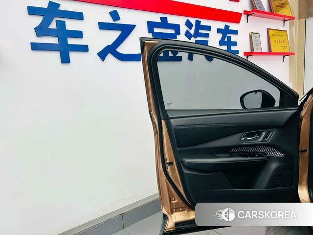 Nissan ARIYA 2022 Желтый из Китая, фото 5