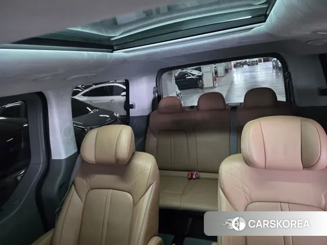 Hyundai Staria 2024 Черный из Кореи, фото 5