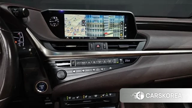 Lexus ES300h 7th generation 2019 Белый из Кореи, фото 5